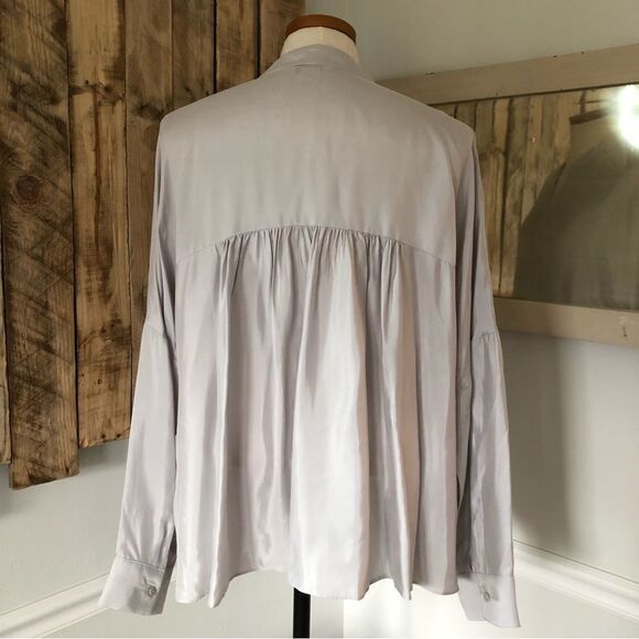 Club Monaco Dropped Shoulder Long Sleeve High Low Flowy Two Button Top Size L - Picture 7 of 11
